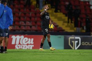 博主：三镇有意前葡甲金靴克洛维斯，本赛季出战20场贡献15球3助